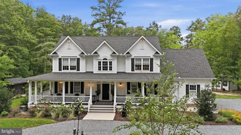 6674 SCHOOLHOUSE LANE