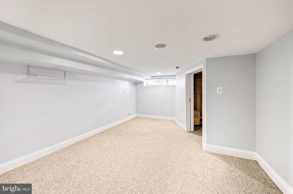 3211 FOSTER Baltimore, MD 21224