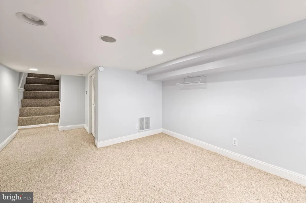 3211 FOSTER Baltimore, MD 21224