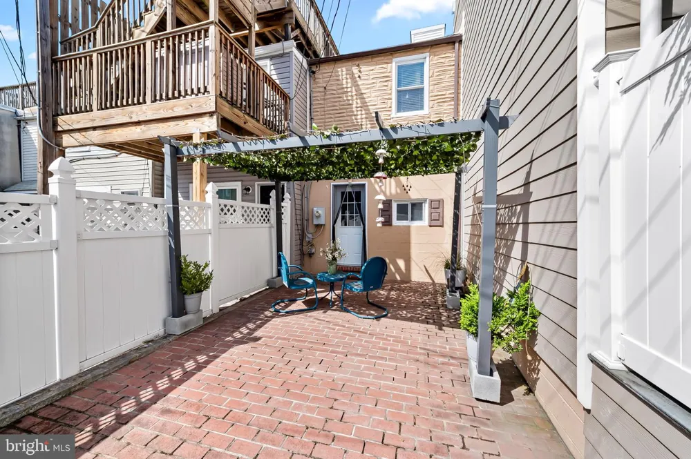 3211 FOSTER Baltimore, MD 21224