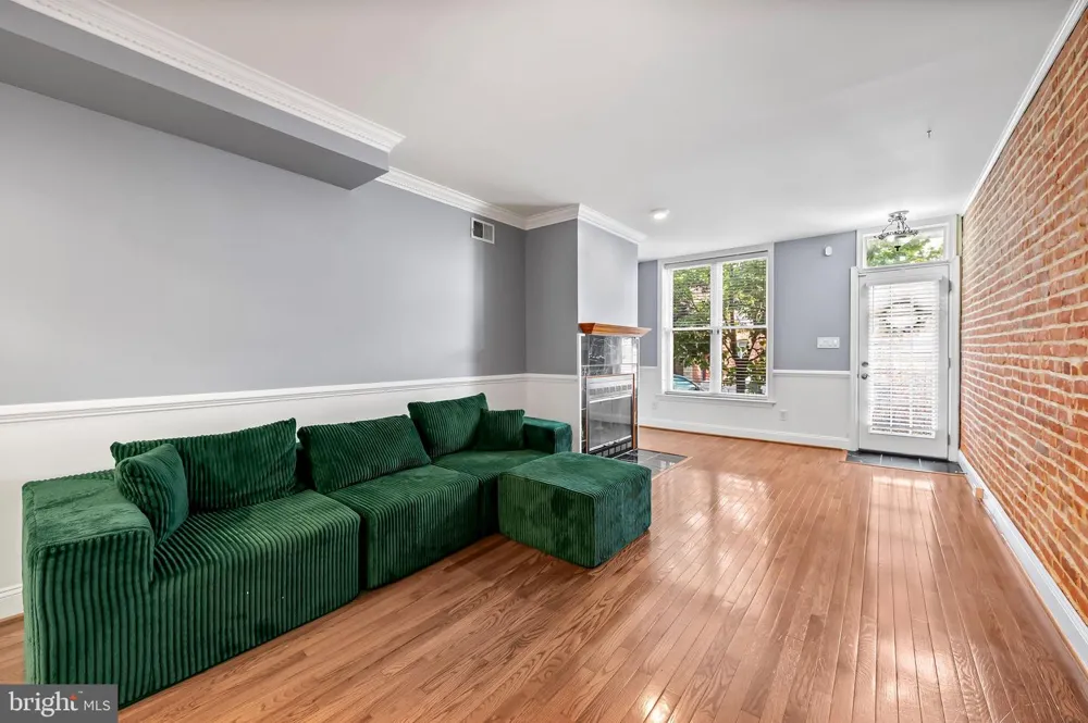 3211 FOSTER Baltimore, MD 21224