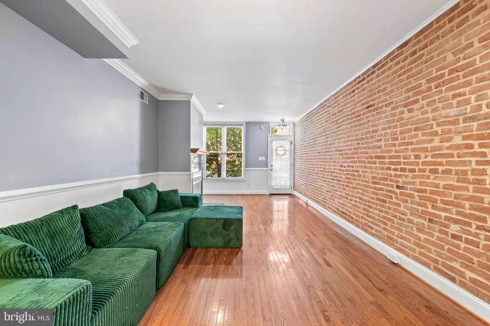 3211 FOSTER Baltimore, MD 21224