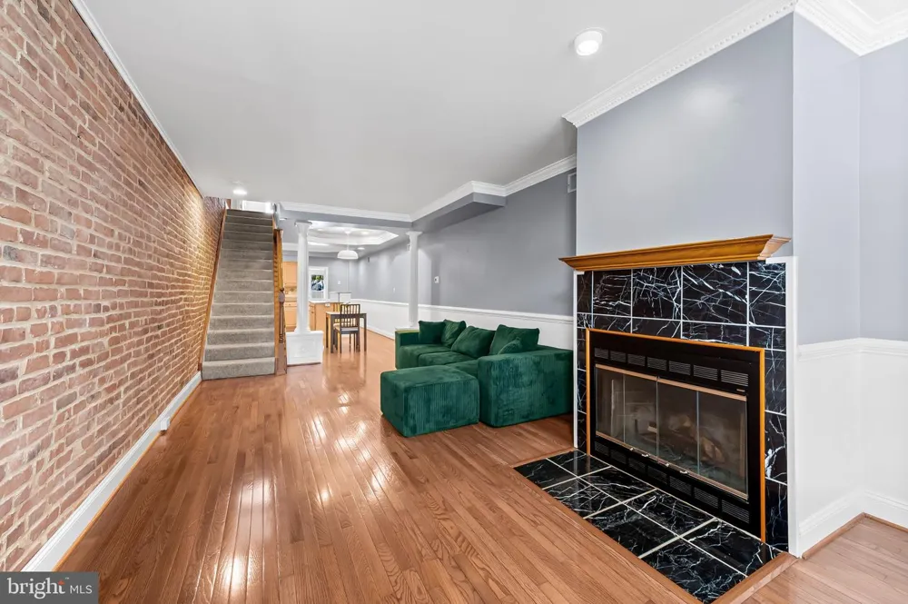 3211 FOSTER Baltimore, MD 21224