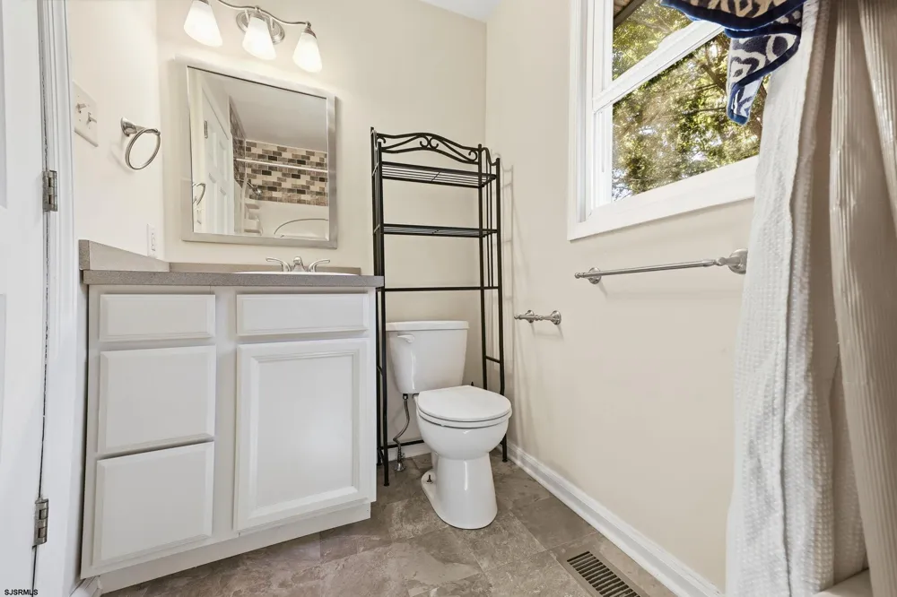 707 Lakeshore Dr Millville, NJ 08332