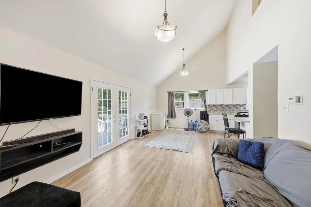 707 Lakeshore Dr Millville, NJ 08332