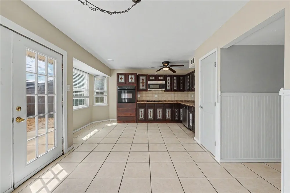 214 Hialeah Drive Corpus Christi, TX 78418