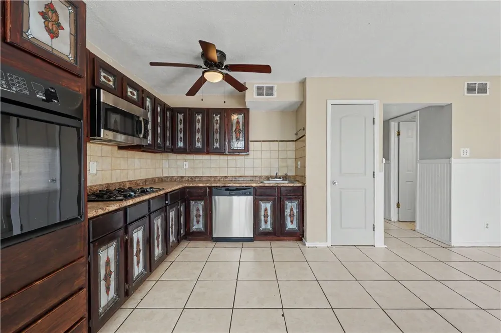214 Hialeah Drive Corpus Christi, TX 78418