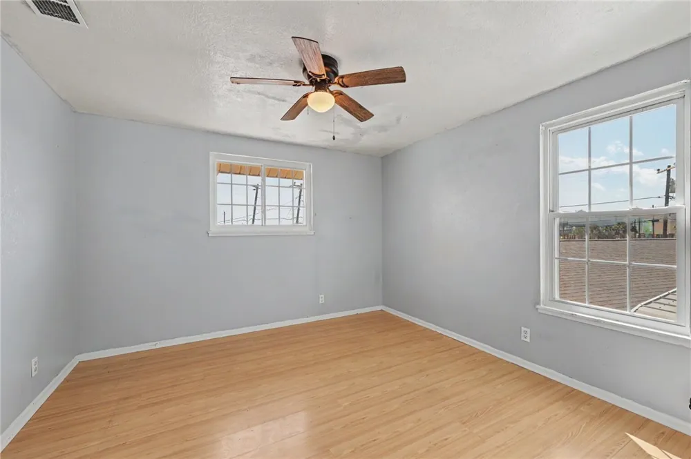 214 Hialeah Drive Corpus Christi, TX 78418