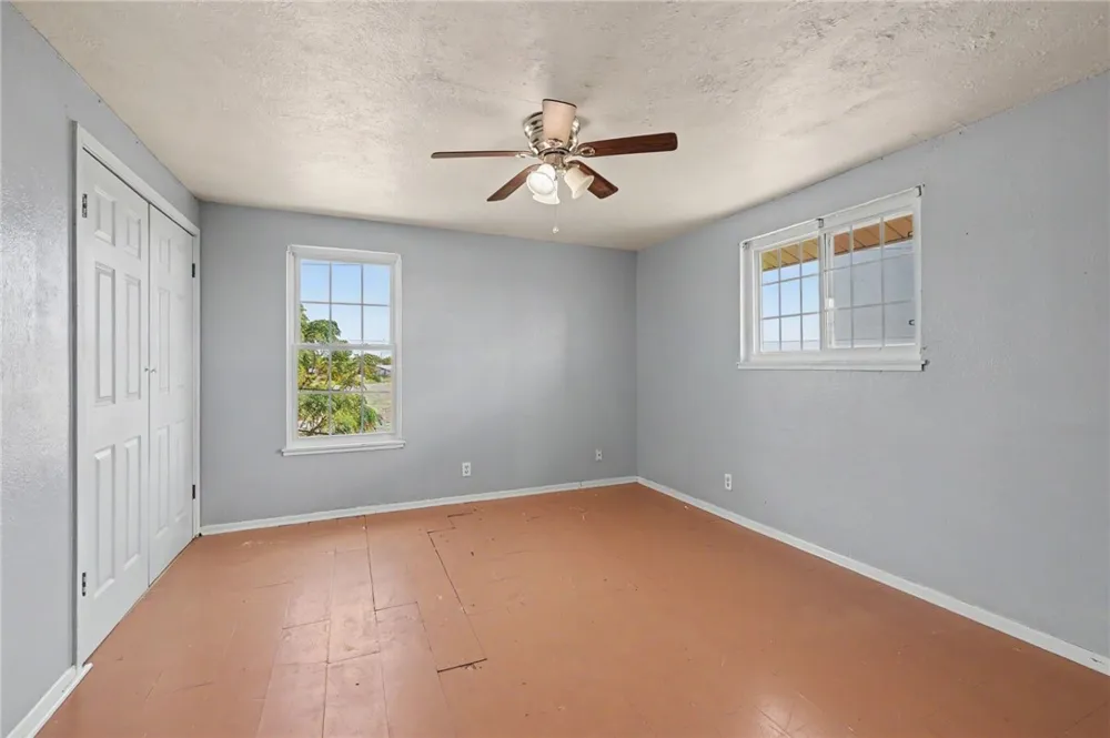 214 Hialeah Drive Corpus Christi, TX 78418