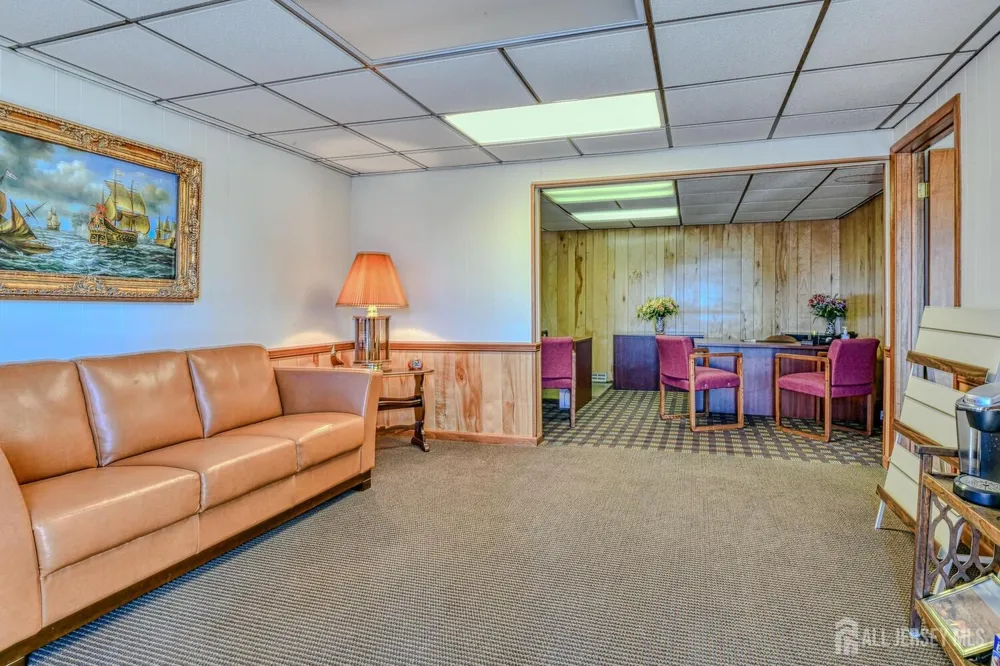 702 State Route 18 Highway East Brunswick, NJ 08816