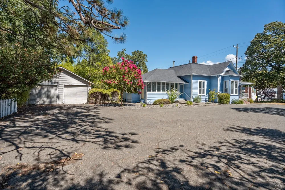 704 State Street Ukiah, CA 95482