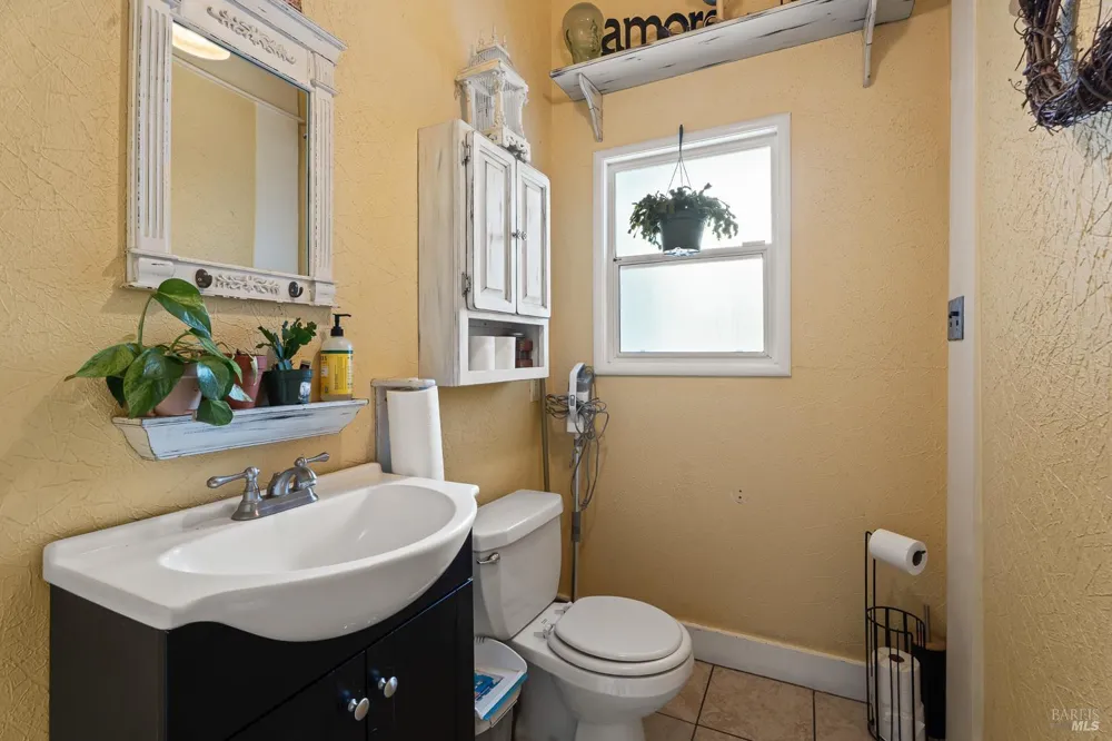 704 State Street Ukiah, CA 95482