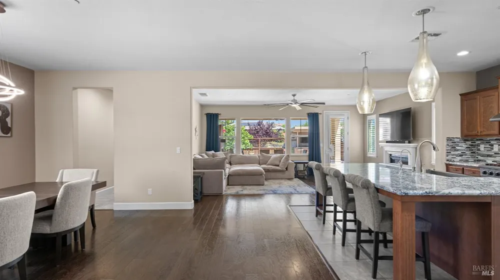 786 Elderberry Loop Vacaville, CA 95688