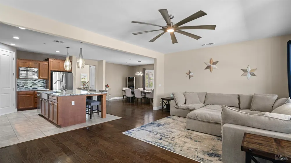 786 Elderberry Loop Vacaville, CA 95688