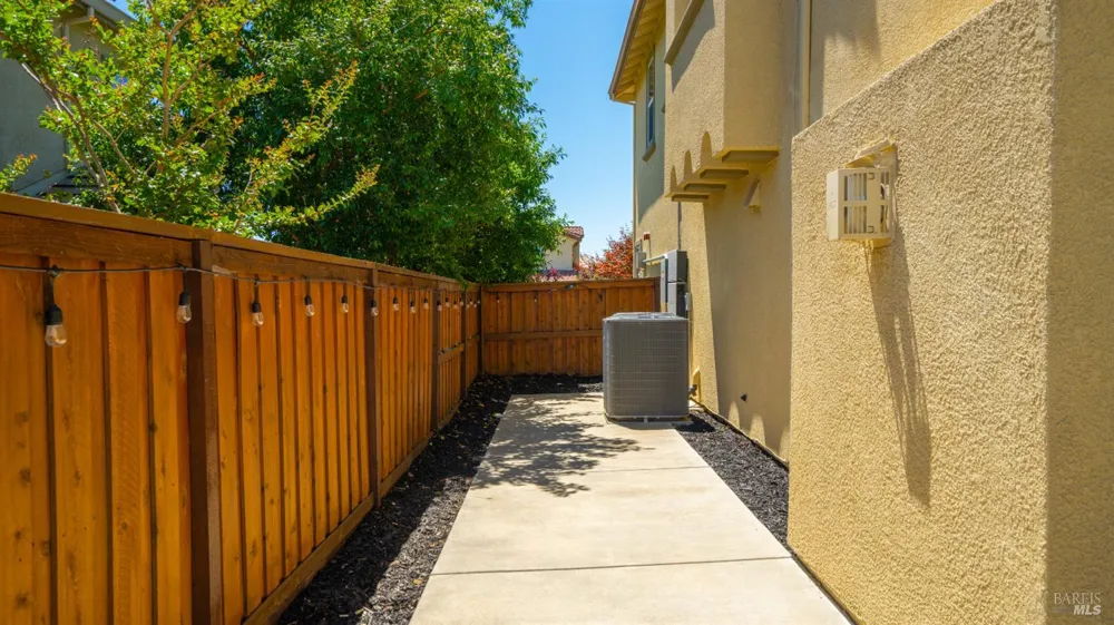 786 Elderberry Loop Vacaville, CA 95688