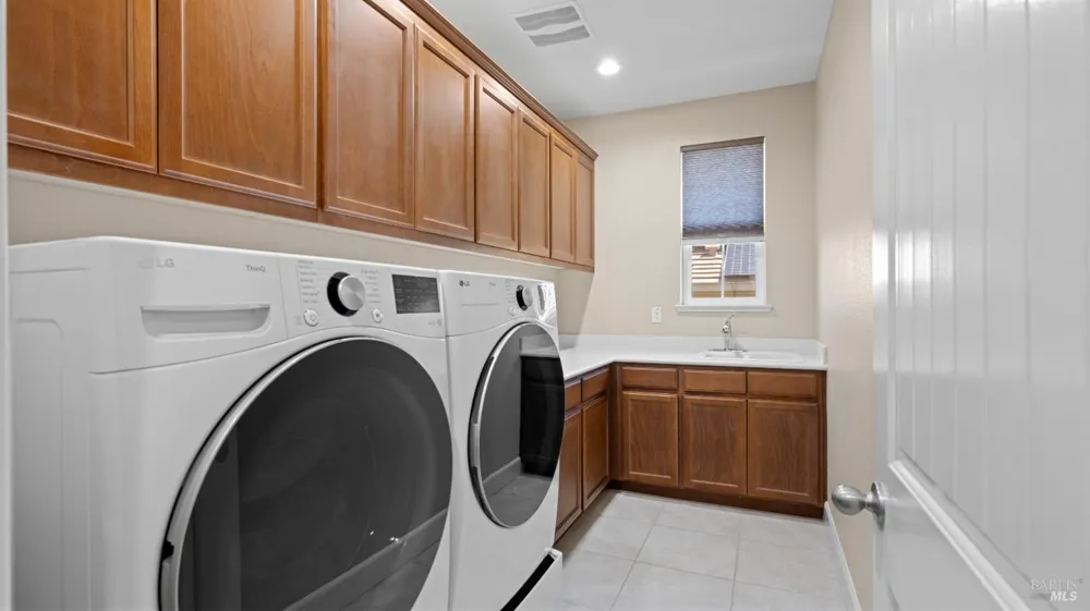 786 Elderberry Loop Vacaville, CA 95688