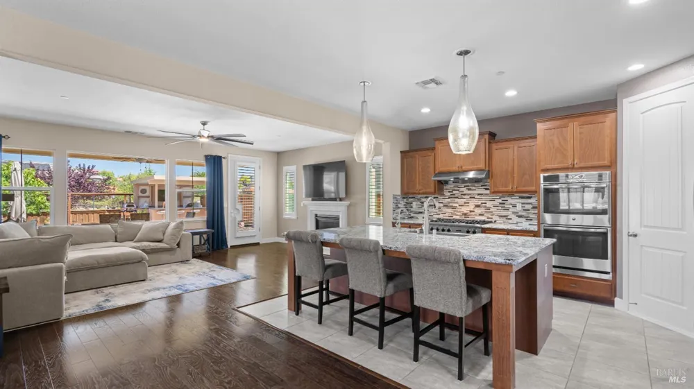 786 Elderberry Loop Vacaville, CA 95688