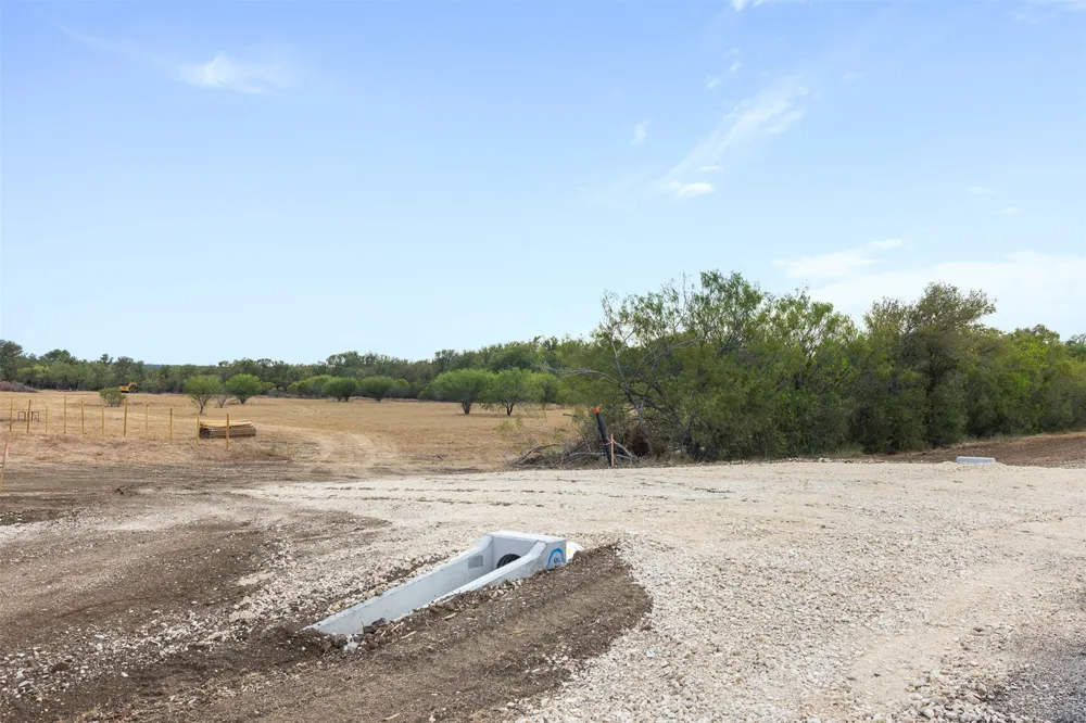 2 FM 713 Dale, TX 78616