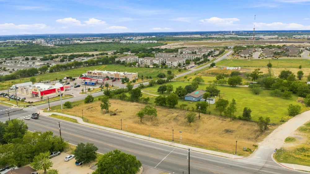 101 Sunflower Circle Kyle, TX 78640
