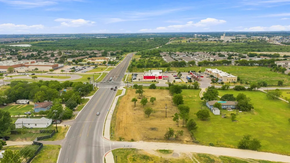 101 Sunflower Circle Kyle, TX 78640
