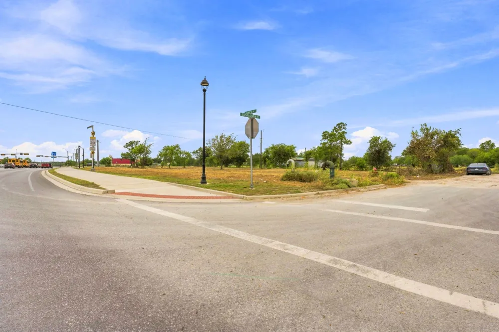 101 Sunflower Circle Kyle, TX 78640