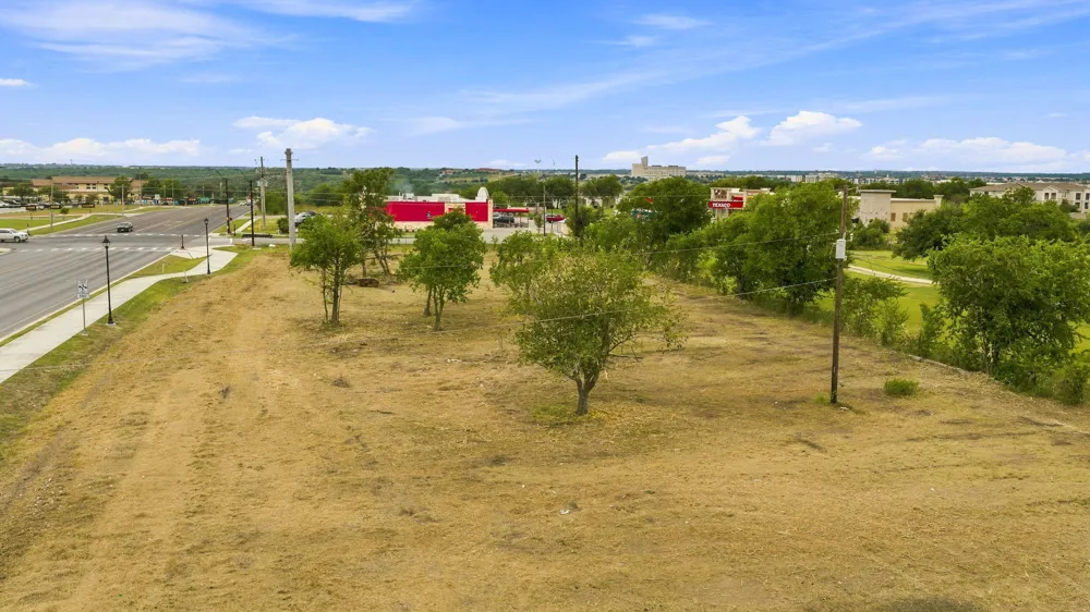 101 Sunflower Circle Kyle, TX 78640