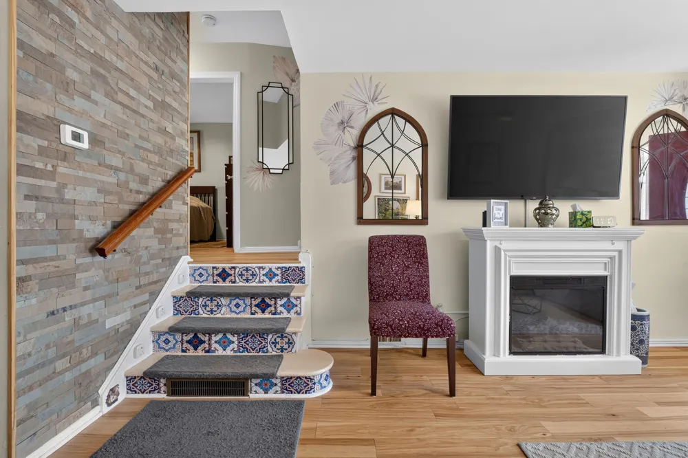 29 PARKSIDE LANE Bayonne, NJ 07002