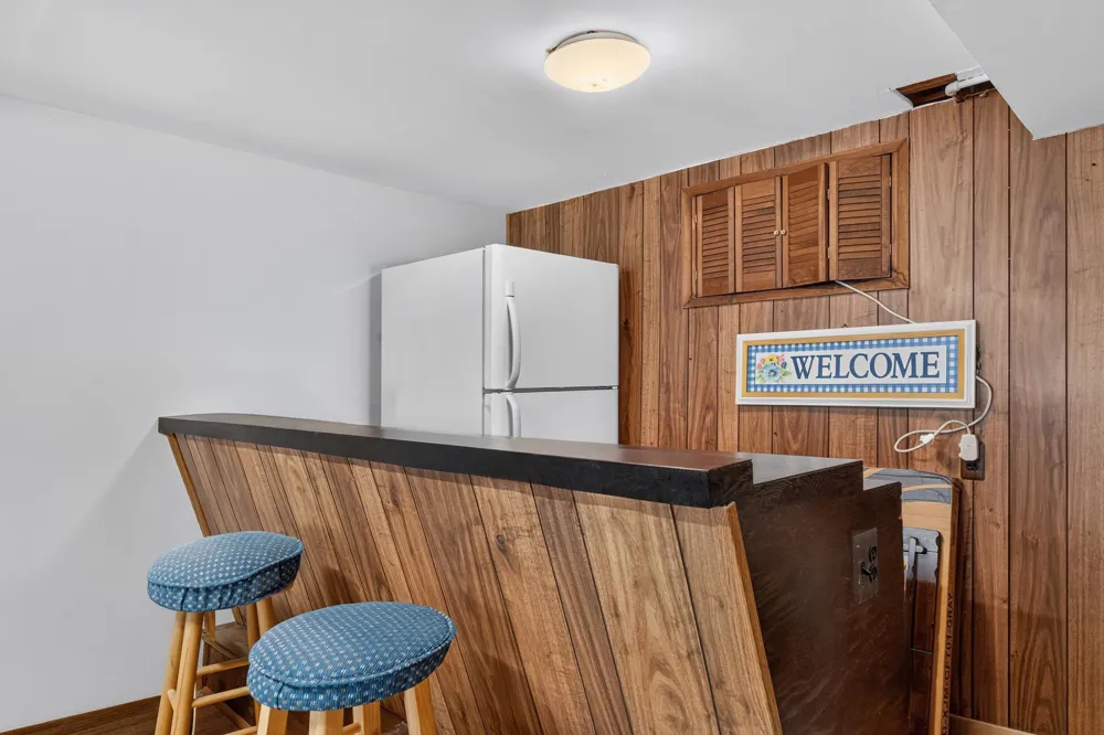 29 PARKSIDE LANE Bayonne, NJ 07002