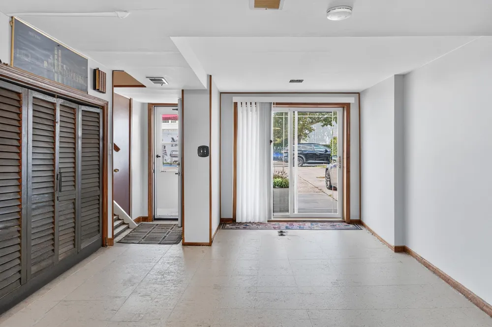 29 PARKSIDE LANE Bayonne, NJ 07002