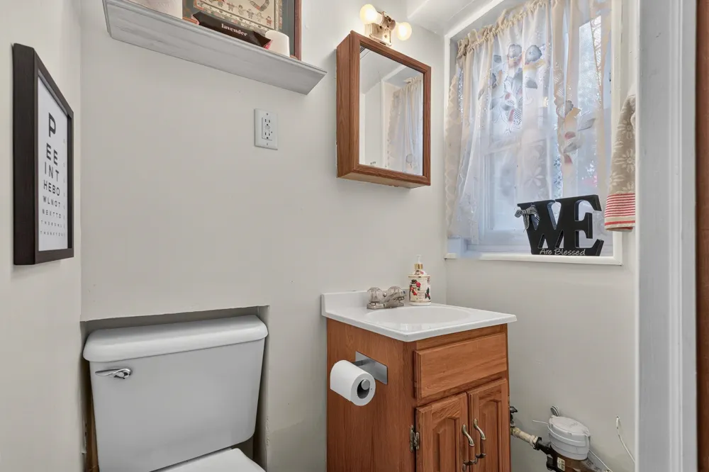 29 PARKSIDE LANE Bayonne, NJ 07002