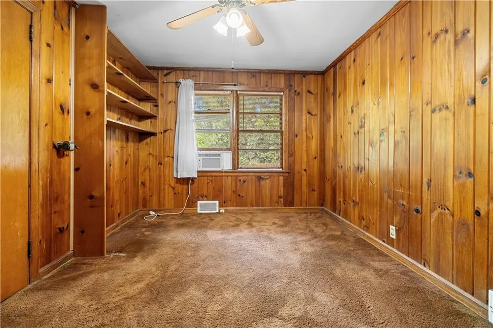 2592 Woodridge Drive Decatur, GA 30033