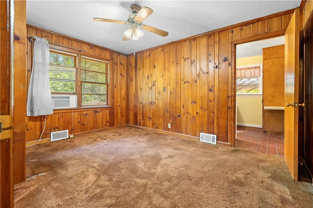 2592 Woodridge Drive Decatur, GA 30033