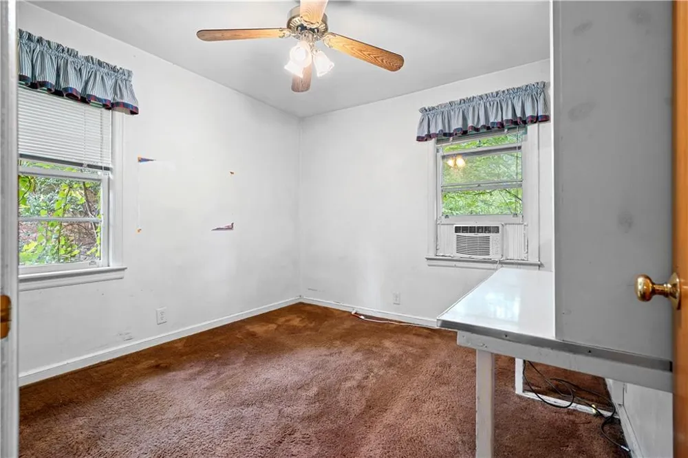 2592 Woodridge Drive Decatur, GA 30033