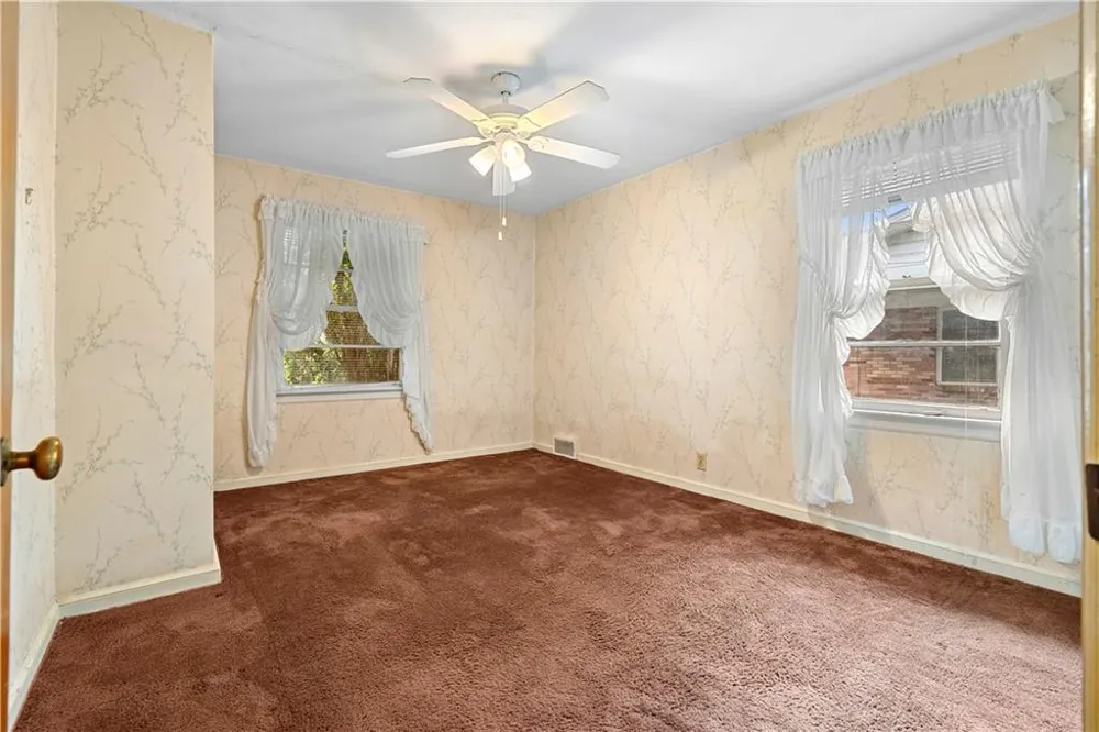 2592 Woodridge Drive Decatur, GA 30033