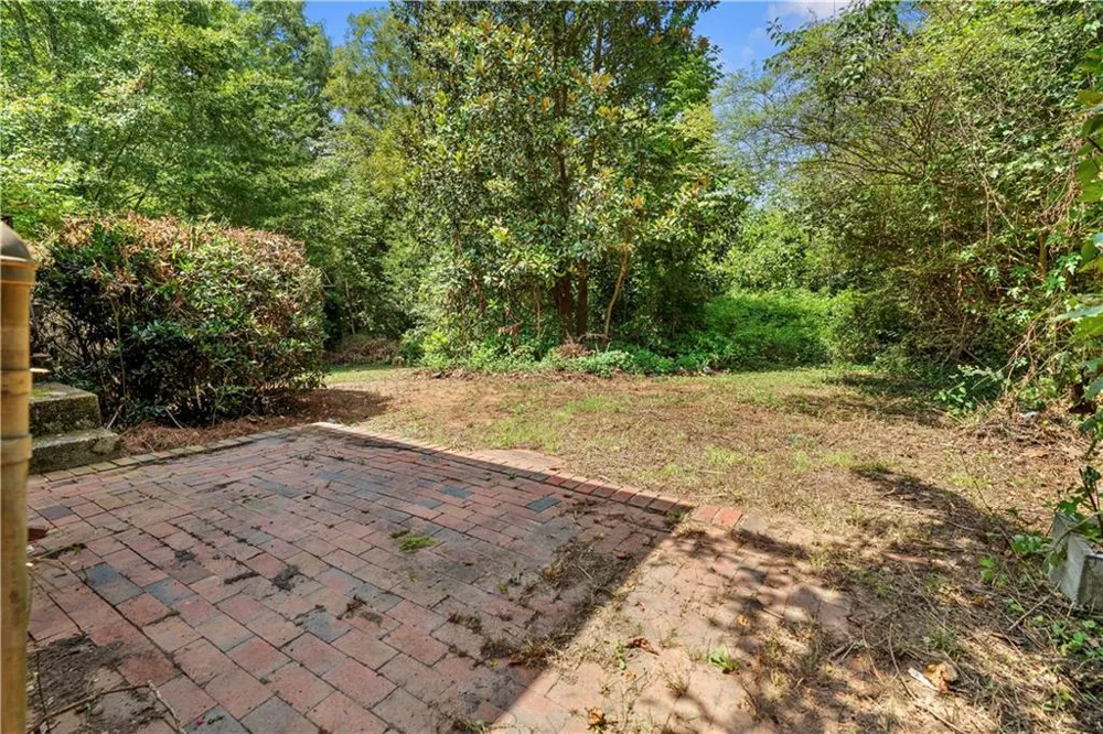 2592 Woodridge Drive Decatur, GA 30033