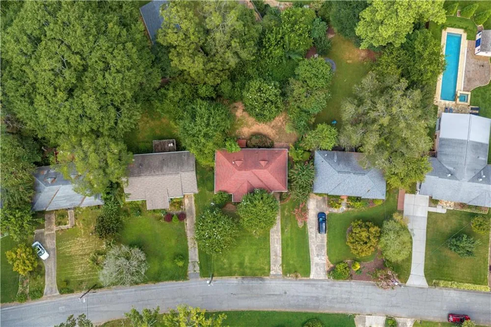 2592 Woodridge Drive Decatur, GA 30033