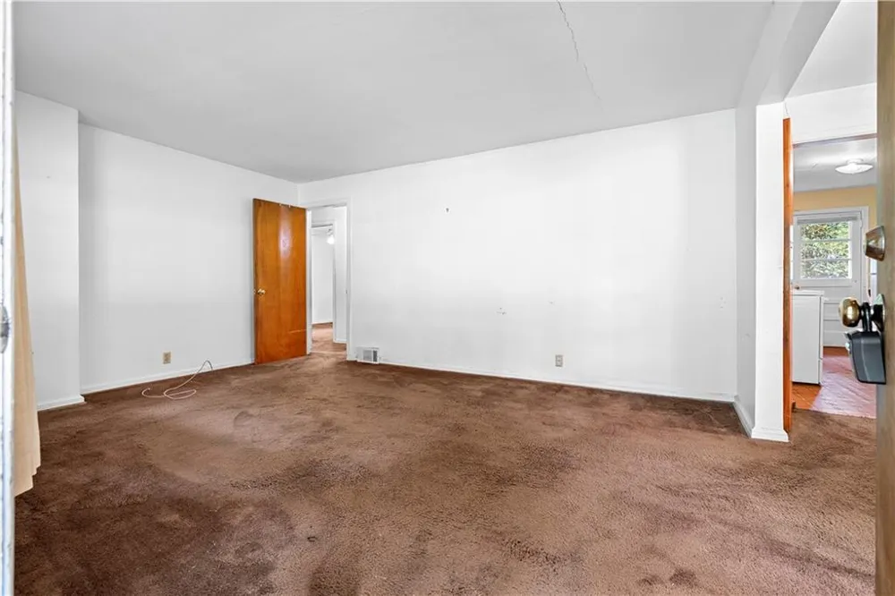 2592 Woodridge Drive Decatur, GA 30033