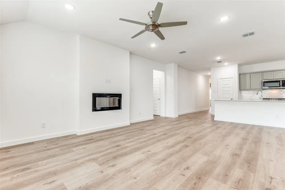 4923 Bellhurst Drive Princeton, TX 75071