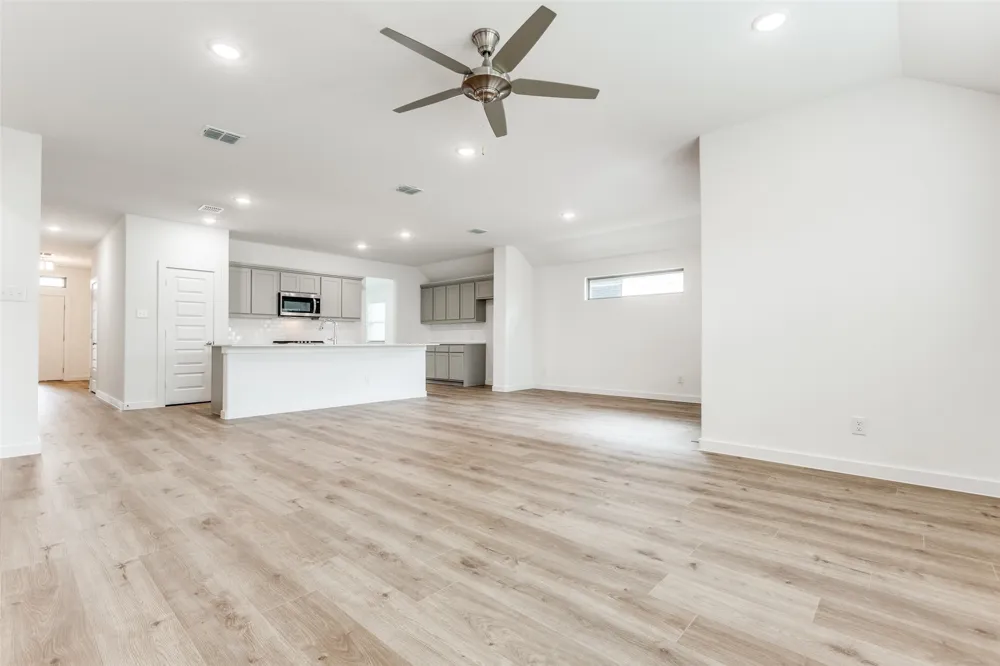 4923 Bellhurst Drive Princeton, TX 75071