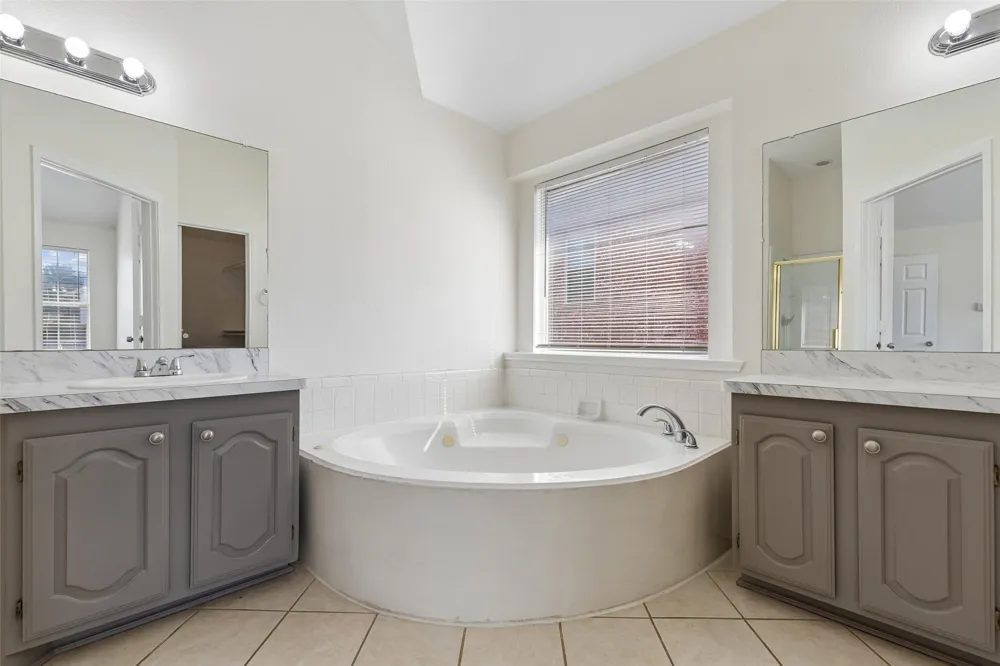 1604 Bennington Drive Carrollton, TX 75007