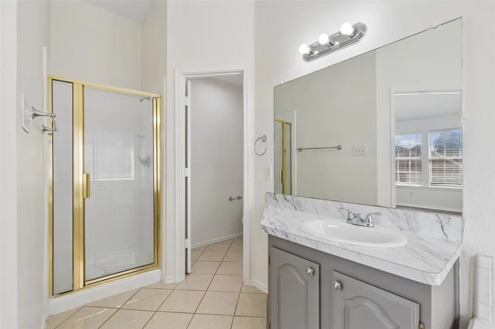 1604 Bennington Drive Carrollton, TX 75007