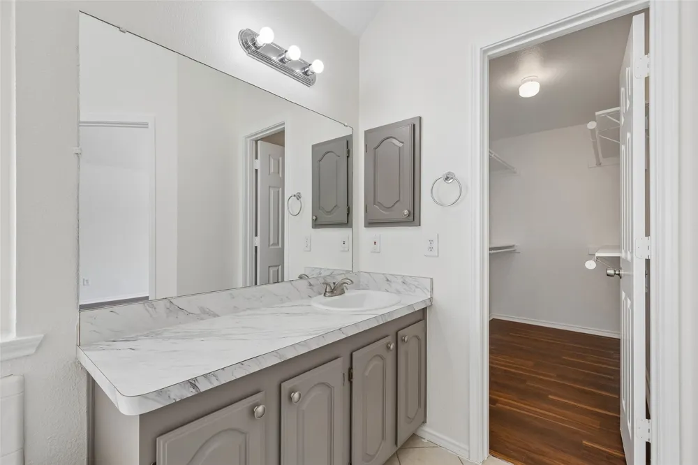 1604 Bennington Drive Carrollton, TX 75007