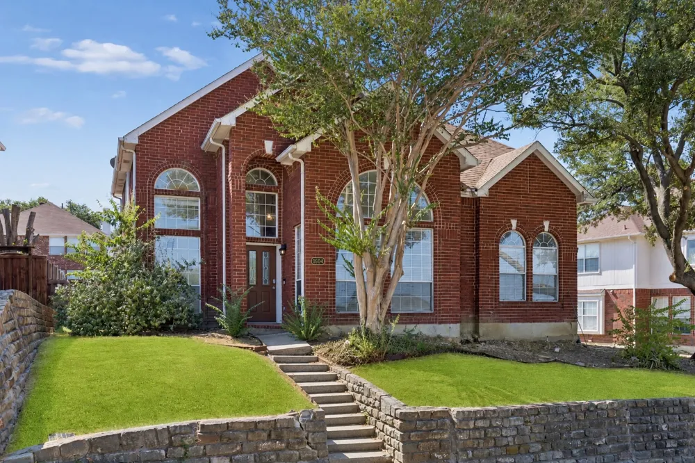 1604 Bennington Drive Carrollton, TX 75007