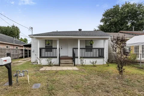 2701 Almendares Avenue
