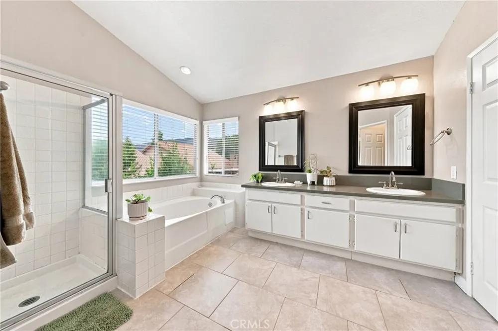 34982 Summerwood Yucaipa, CA 92399
