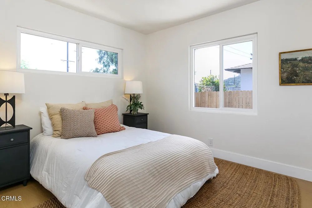 2211 Casitas Avenue Altadena, CA 91001
