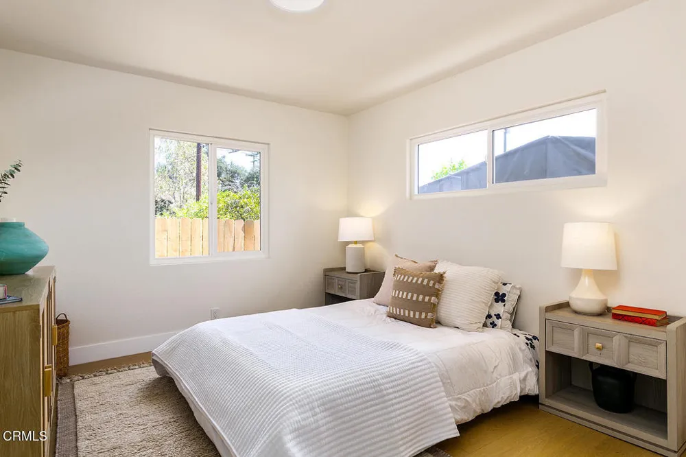 2211 Casitas Avenue Altadena, CA 91001