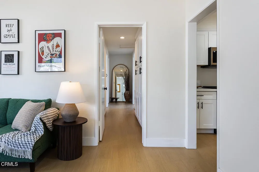 2211 Casitas Avenue Altadena, CA 91001