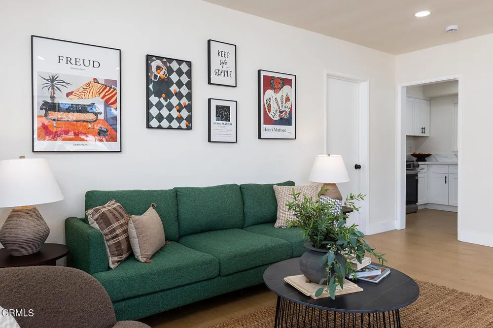 2211 Casitas Avenue Altadena, CA 91001