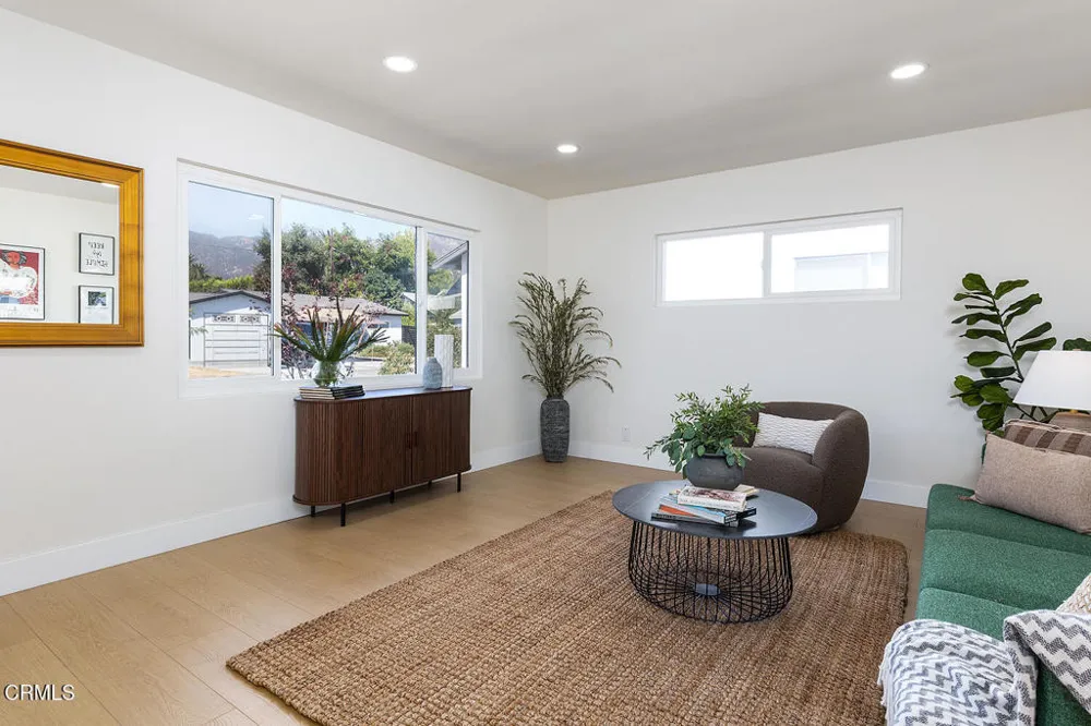 2211 Casitas Avenue Altadena, CA 91001